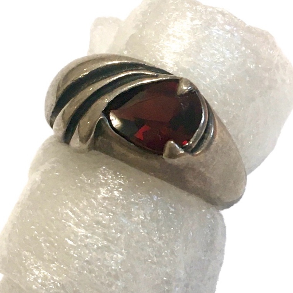 Vintage KABANA Garnet Ring - 2 Ct Teardrop Stone Set in Sterling Silver Sz 8 EUC - Picture 3 of 12